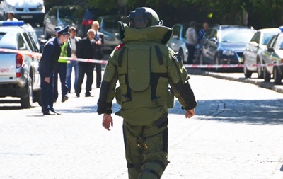 Во Львове милиция искала взрывчатку в здании фискальной службы 