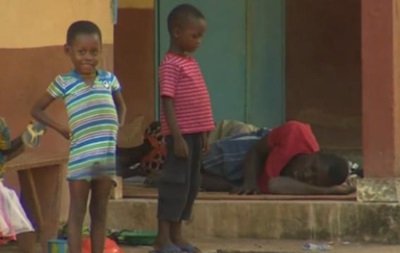 Сироты Эболы: дети в Африке остались без медицинской помощи