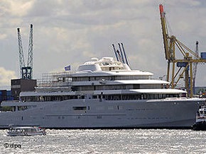 Абрамовичу построили самую дорогую яхту в мире
