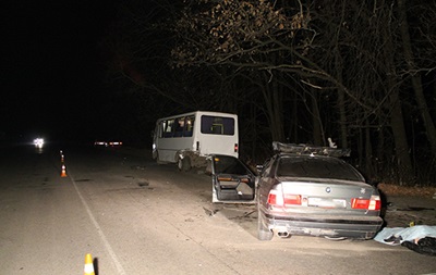 В Винницкой области пьяный водитель врезался в маршрутку, есть жертвы