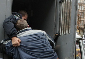В Харьковской области из автозака сбежал подозреваемый в разбойном нападении