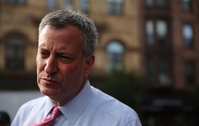 Мэр Нью-Йорка просит горожан не устраивать беспорядки