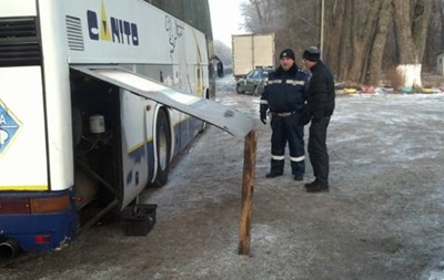 Під Києвом у несправному автобусі мерзли 30 росіян