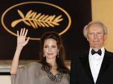 Канны: Иствуд презентовал фильм с  Джоли, а Кустурица - с Марадоной