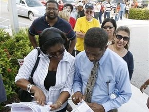 Во Флориде началось досрочное голосование на выборах президента США: явка бьет рекорды