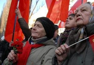 В Донецке прошла первомайская демонстрация коммунистов, анархистов и профсоюзов
