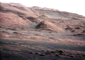 Ученые увидели на Марсе снегопад из сухого льда