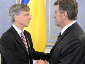 Ющенко на прощание подарил послу США орден