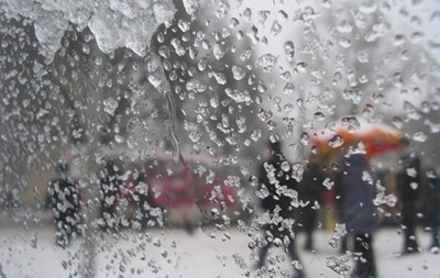 В Україні в суботу очікуються дощі та сильний вітер