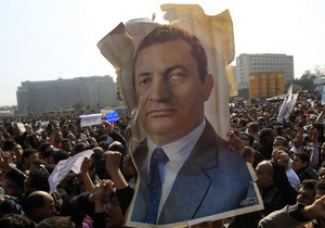 В рамках нового дела Хосни Мубараку продлили арест