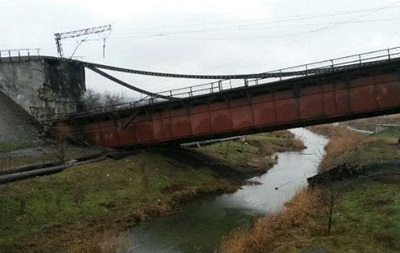 Подрыв моста в Мариуполе расценили как теракт