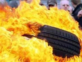 Днепродзержинский слесарь сжег себя в автомобиле из-за долгов перед банком