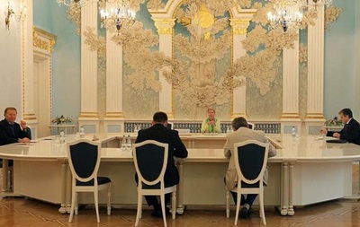 Штайнмайер призывает к продолжению переговоров по Украине
