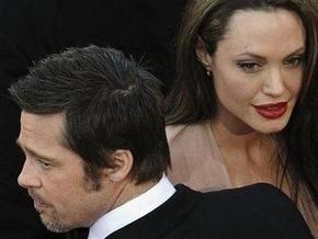 Анджелина Джоли и Брэд Питт пожертвовали миллион пакистанским беженцам