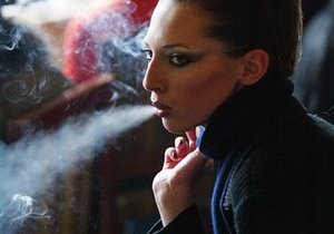 Ученые выяснили, почему курильщики худеют
