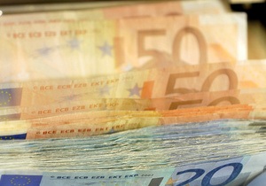 Доллар и евро продолжили падение на межбанке