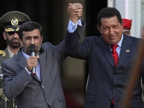 Президентские любезности: Чавес сравнил Ахмадинежада с гладиатором, а тот его – с горой