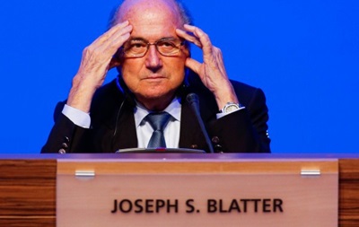 От FIFA отказались три крупных спонсора из-за политики Блаттера