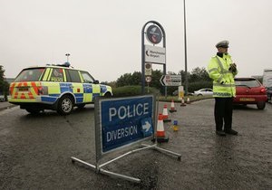 Власти Британии понизили уровень террористической угрозы
