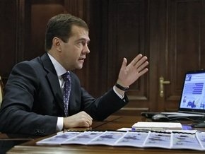 Медведев пригрозил губернаторам увольнением