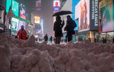 Збитки від сніжної бурі в Нью-Йорку оцінюють у 200 мільйонів доларів
