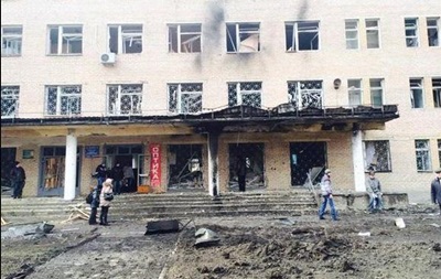 В Донецке снаряд попал в больницу, есть жертвы
