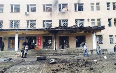 Обстріл лікарні та дитсадка в Донецьку: загинули до десяти осіб