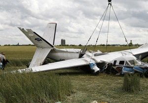 Власти назвали причину крушения в июне самолета с парашютистами под Киевом