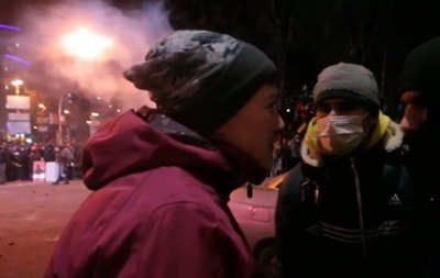 Появилось видео с якобы Савченко во время столкновений на Майдане
