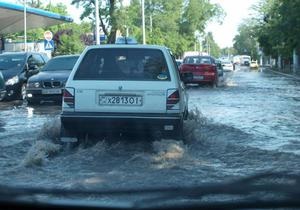 В Одессе из-за аварии на водопроводе затопило улицы в центре города