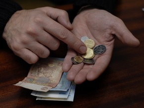 Cредняя зарплата в Украине в феврале увеличилась на 3,5% до 1,7 тыс. гривен