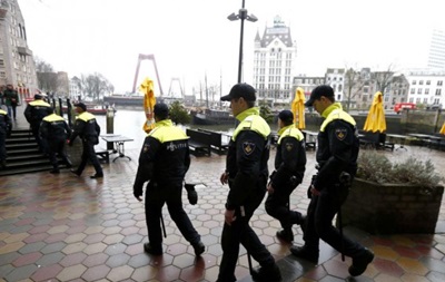Голландская полиция задержала 83 болельщиков Ромы