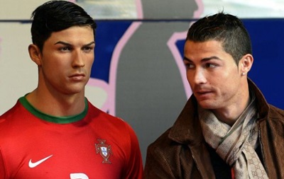 Роналду отправил стилиста к своей восковой фигуре в музее Мадрида