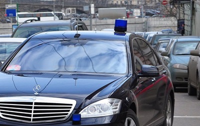 В Украине хотят повысить штрафы за  мигалки  на машинах