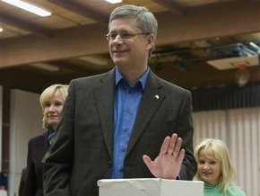 На парламентских выборах Канады победили консерваторы