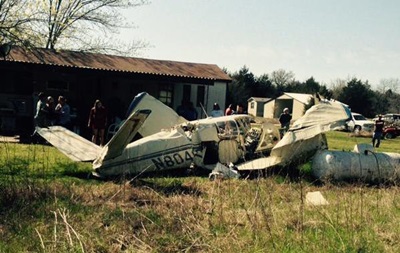  На житловий будинок в Техасі впав одномоторний літак