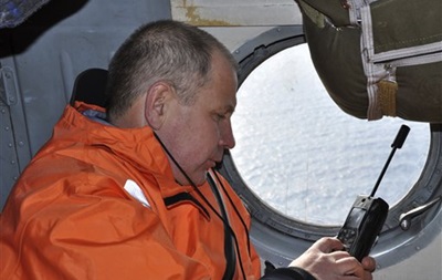 В Охотському морі поновилися пошуки моряків із затонулого траулера