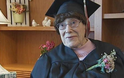 У США 103-річна бабуся закінчила середню школу