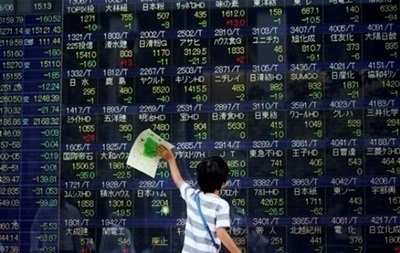 С небольшого роста котировок начались биржевые торги в Токио