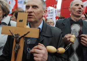 Польская оппозиция провела 20-тысячный митинг в защиту католического телеканала