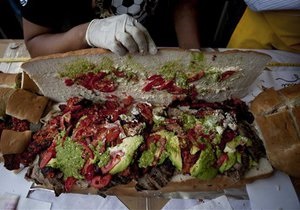 В Мексике изготовили самый большой в стране сэндвич