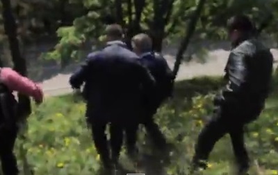 Появилось видео побега Симоненко с первомайского митинга