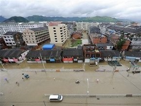 Оползень разрушил шесть жилых домов на востоке Китая