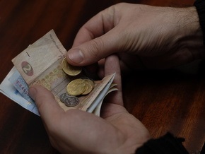 КС проверит законность прекращения выплат пенсий проживающим за границей