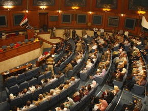 В парламенте Ирака подрались из-за американских войск