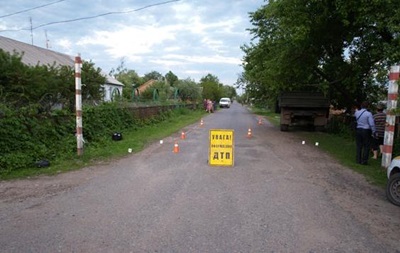 В Сумской области грузовик наехал на троих детей, есть жертвы