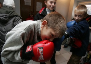 Мужчины, занимавшиеся спортом в детстве, более успешны и сообразительны