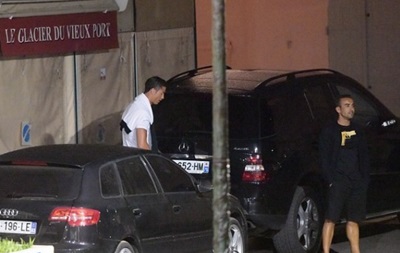 Криштиану Роналду был задержан полицией за справление нужды в запрещенном месте
