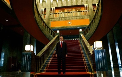 Таргани. Президент Туреччини пояснив причину спорудження нового палацу