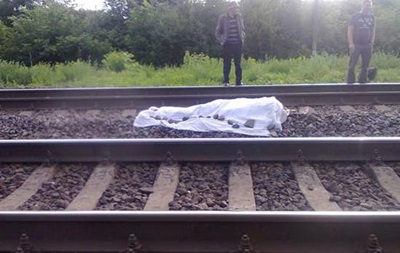В Хмельницкой области военный погиб, выбросившись из поезда